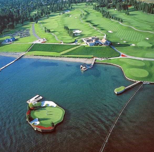 a-floating-golf-course-in-coeur-dalene-that-moves-6
