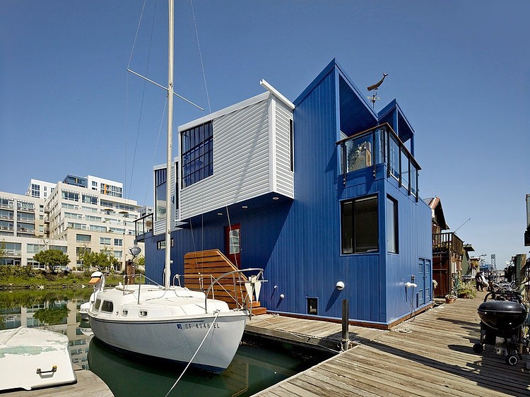 San Francisco floating house by Robert Nebolon Architects