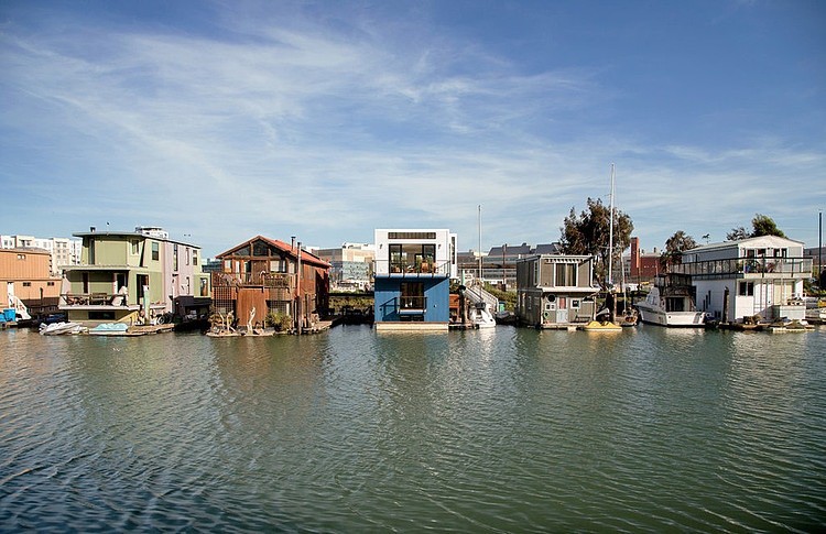 overview of San Francisco floating house by Robert Nebolon Architects